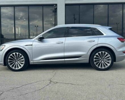 Серый Ауди Другая, объемом двигателя 0 л и пробегом 40 тыс. км за 12500 $, фото 4 на Automoto.ua