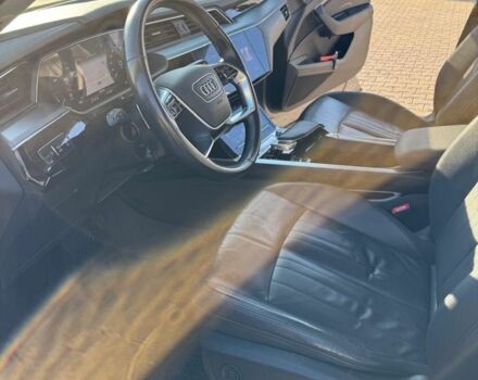 Сірий Ауді Інша, об'ємом двигуна 0 л та пробігом 221 тис. км за 19900 $, фото 5 на Automoto.ua