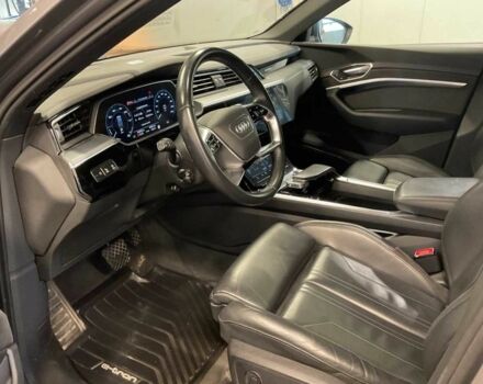 Серый Ауди Другая, объемом двигателя 0 л и пробегом 142 тыс. км за 32000 $, фото 3 на Automoto.ua