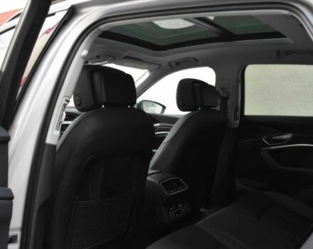 Сірий Ауді Інша, об'ємом двигуна 0 л та пробігом 21 тис. км за 27100 $, фото 13 на Automoto.ua