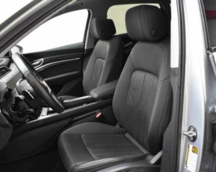 Сірий Ауді Інша, об'ємом двигуна 0 л та пробігом 12 тис. км за 20000 $, фото 7 на Automoto.ua