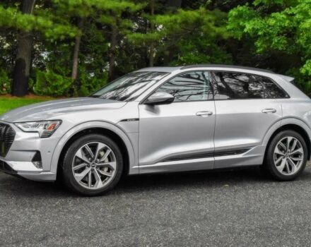 Сірий Ауді Інша, об'ємом двигуна 0 л та пробігом 21 тис. км за 27100 $, фото 2 на Automoto.ua