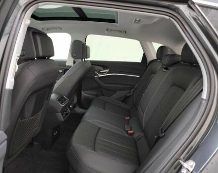 Серый Ауди Другая, объемом двигателя 0 л и пробегом 22 тыс. км за 30000 $, фото 8 на Automoto.ua