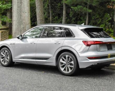 Сірий Ауді Інша, об'ємом двигуна 0 л та пробігом 21 тис. км за 27100 $, фото 4 на Automoto.ua