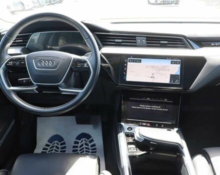 Сірий Ауді Інша, об'ємом двигуна 0 л та пробігом 12 тис. км за 20000 $, фото 8 на Automoto.ua