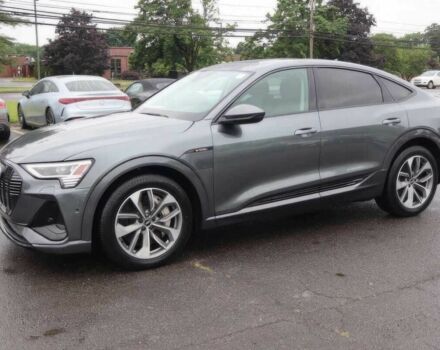 Сірий Ауді Інша, об'ємом двигуна 0 л та пробігом 13 тис. км за 37200 $, фото 2 на Automoto.ua