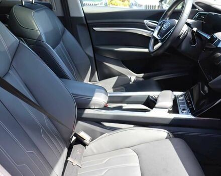 Сірий Ауді Інша, об'ємом двигуна 0 л та пробігом 12 тис. км за 20000 $, фото 11 на Automoto.ua