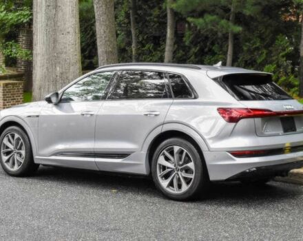 Сірий Ауді Інша, об'ємом двигуна 0 л та пробігом 12 тис. км за 20000 $, фото 6 на Automoto.ua