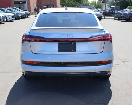 Сірий Ауді Інша, об'ємом двигуна 0 л та пробігом 12 тис. км за 20000 $, фото 4 на Automoto.ua