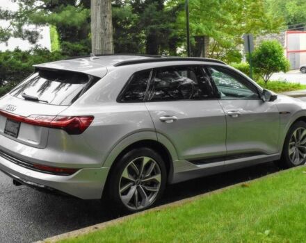 Сірий Ауді Інша, об'ємом двигуна 0 л та пробігом 21 тис. км за 27100 $, фото 5 на Automoto.ua