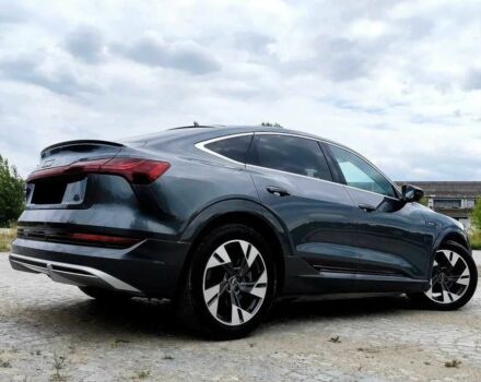 Сірий Ауді Інша, об'ємом двигуна 0 л та пробігом 56 тис. км за 26000 $, фото 4 на Automoto.ua