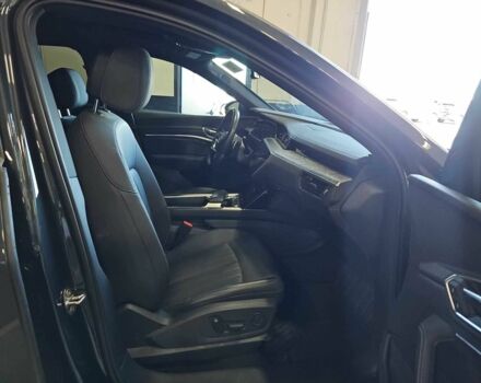 Сірий Ауді Інша, об'ємом двигуна 0 л та пробігом 86 тис. км за 25000 $, фото 6 на Automoto.ua