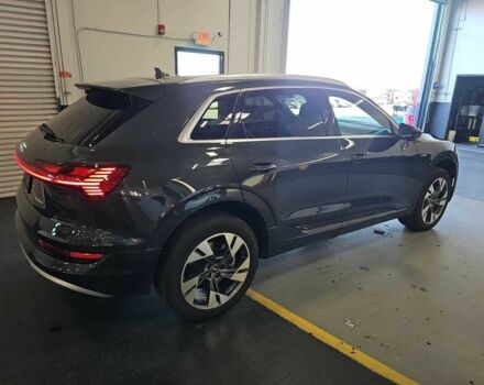 Серый Ауди Другая, объемом двигателя 0 л и пробегом 86 тыс. км за 25000 $, фото 1 на Automoto.ua