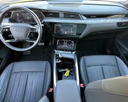 Сірий Ауді Інша, об'ємом двигуна 0 л та пробігом 18 тис. км за 20000 $, фото 7 на Automoto.ua