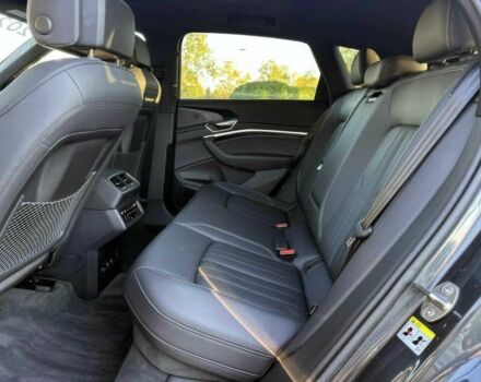 Сірий Ауді Інша, об'ємом двигуна 0 л та пробігом 18 тис. км за 20000 $, фото 15 на Automoto.ua