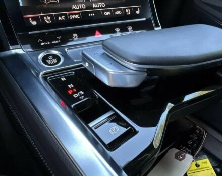 Сірий Ауді Інша, об'ємом двигуна 0 л та пробігом 18 тис. км за 20000 $, фото 10 на Automoto.ua