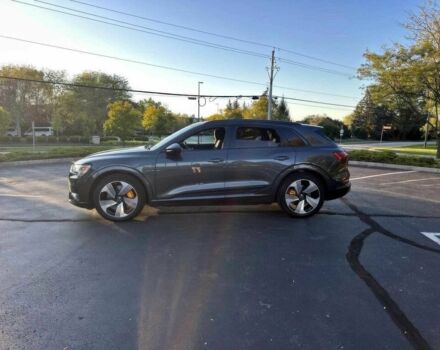 Сірий Ауді Інша, об'ємом двигуна 0 л та пробігом 18 тис. км за 20000 $, фото 3 на Automoto.ua