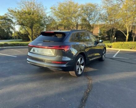 Сірий Ауді Інша, об'ємом двигуна 0 л та пробігом 18 тис. км за 20000 $, фото 5 на Automoto.ua