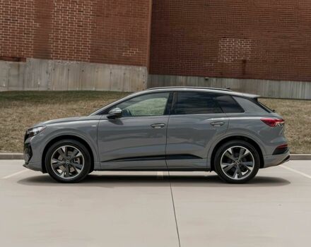 Сірий Ауді Інша, об'ємом двигуна 0 л та пробігом 25 тис. км за 17500 $, фото 3 на Automoto.ua