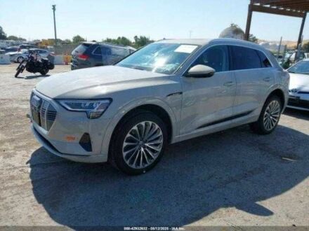 Сірий Ауді Інша, об'ємом двигуна 0 л та пробігом 86 тис. км за 24700 $, фото 1 на Automoto.ua