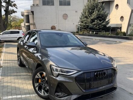 Сірий Ауді Інша, об'ємом двигуна 0 л та пробігом 220 тис. км за 26500 $, фото 1 на Automoto.ua