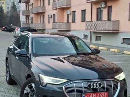 Сірий Ауді Інша, об'ємом двигуна 0 л та пробігом 53 тис. км за 27700 $, фото 1 на Automoto.ua