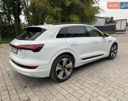 Белый Ауди E-Tron, объемом двигателя 0 л и пробегом 67 тыс. км за 31000 $, фото 1 на Automoto.ua
