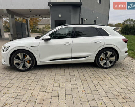 Белый Ауди E-Tron, объемом двигателя 0 л и пробегом 67 тыс. км за 31000 $, фото 5 на Automoto.ua
