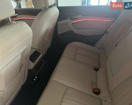 Белый Ауди E-Tron, объемом двигателя 0 л и пробегом 43 тыс. км за 35900 $, фото 38 на Automoto.ua