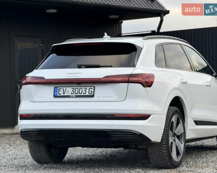 Белый Ауди E-Tron, объемом двигателя 0 л и пробегом 150 тыс. км за 28750 $, фото 16 на Automoto.ua