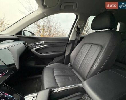 Белый Ауди E-Tron, объемом двигателя 0 л и пробегом 87 тыс. км за 28000 $, фото 72 на Automoto.ua