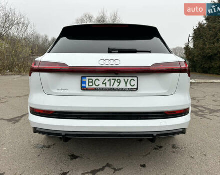Белый Ауди E-Tron, объемом двигателя 0 л и пробегом 49 тыс. км за 33900 $, фото 5 на Automoto.ua