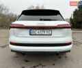 Белый Ауди E-Tron, объемом двигателя 0 л и пробегом 49 тыс. км за 33900 $, фото 5 на Automoto.ua
