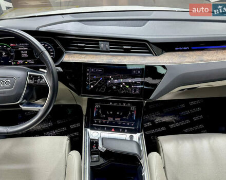 Білий Ауді E-Tron, об'ємом двигуна 0 л та пробігом 36 тис. км за 35000 $, фото 56 на Automoto.ua