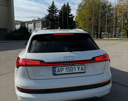 Білий Ауді E-Tron, об'ємом двигуна 0 л та пробігом 91 тис. км за 31100 $, фото 6 на Automoto.ua
