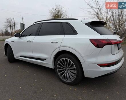 Белый Ауди E-Tron, объемом двигателя 0 л и пробегом 87 тыс. км за 28000 $, фото 32 на Automoto.ua