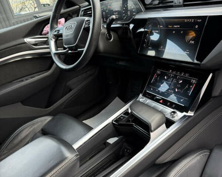 Белый Ауди E-Tron, объемом двигателя 0 л и пробегом 150 тыс. км за 28750 $, фото 35 на Automoto.ua