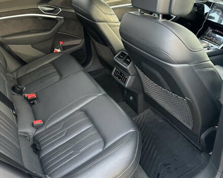 Белый Ауди E-Tron, объемом двигателя 0 л и пробегом 110 тыс. км за 31000 $, фото 11 на Automoto.ua