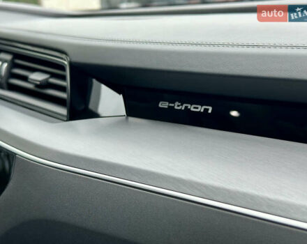 Белый Ауди E-Tron, объемом двигателя 0 л и пробегом 57 тыс. км за 32900 $, фото 36 на Automoto.ua
