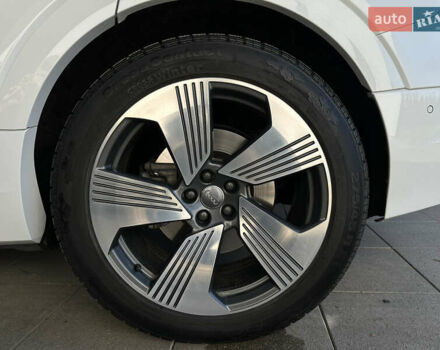 Белый Ауди E-Tron, объемом двигателя 0 л и пробегом 84 тыс. км за 29500 $, фото 12 на Automoto.ua