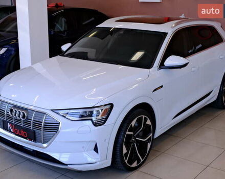 Белый Ауди E-Tron, объемом двигателя 0 л и пробегом 46 тыс. км за 31900 $, фото 3 на Automoto.ua