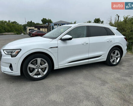 Белый Ауди E-Tron, объемом двигателя 0 л и пробегом 43 тыс. км за 35900 $, фото 1 на Automoto.ua
