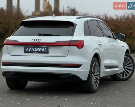 Белый Ауди E-Tron, объемом двигателя 0 л и пробегом 87 тыс. км за 28000 $, фото 19 на Automoto.ua