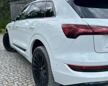Белый Ауди E-Tron, объемом двигателя 0 л и пробегом 189 тыс. км за 28000 $, фото 3 на Automoto.ua