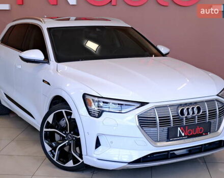 Белый Ауди E-Tron, объемом двигателя 0 л и пробегом 46 тыс. км за 31900 $, фото 9 на Automoto.ua