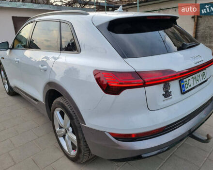 Білий Ауді E-Tron, об'ємом двигуна 0 л та пробігом 184 тис. км за 34500 $, фото 6 на Automoto.ua