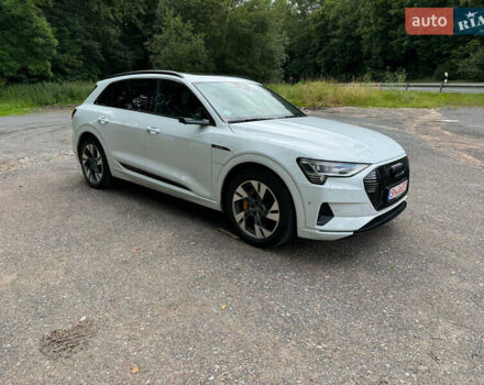 Белый Ауди E-Tron, объемом двигателя 0 л и пробегом 150 тыс. км за 32000 $, фото 1 на Automoto.ua