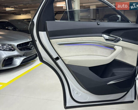 Білий Ауді E-Tron, об'ємом двигуна 0 л та пробігом 36 тис. км за 35000 $, фото 64 на Automoto.ua