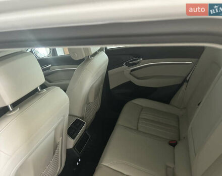 Белый Ауди E-Tron, объемом двигателя 0 л и пробегом 43 тыс. км за 35900 $, фото 37 на Automoto.ua