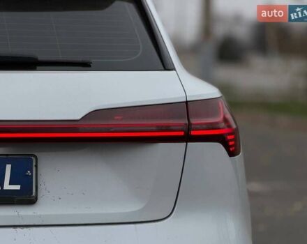 Белый Ауди E-Tron, объемом двигателя 0 л и пробегом 87 тыс. км за 28000 $, фото 24 на Automoto.ua